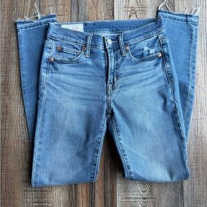 GAP Women's Classic Blue Straight Leg Jeans